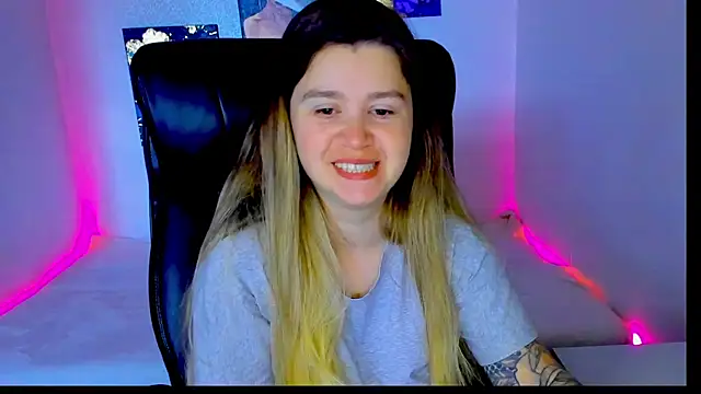Snapshot of Natali_Secret chatting on June 2026 08:25:01 AM Natali Secret online show from June 2026 08:25:01 AM