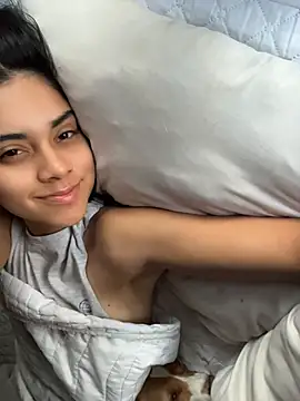 mia moonna online show from May 2026 11:03:02 AM