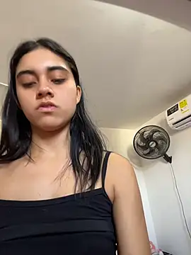 mia moonna online show from July 2026 12:37:02 PM