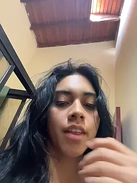 mia moonna online show from April 2026 11:39:01 AM