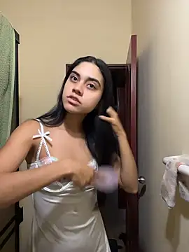 mia moonna online show from July 2026 10:33:02 AM