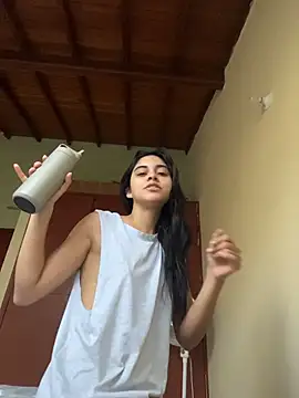 mia moonna online show from July 2026 11:39:02 AM