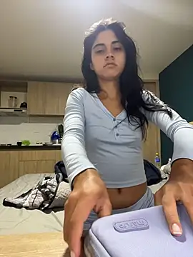 mia moonna online show from July 2026 11:42:01 AM