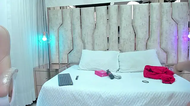 chica nocturna25 online show from May 2026 03:04:01 AM