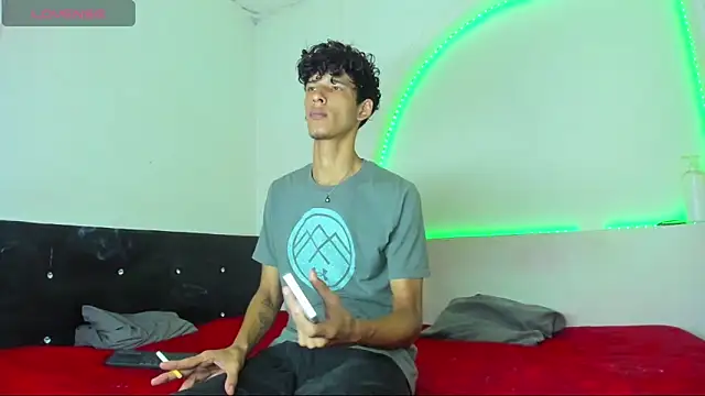 liammendoza98 online show from May 2026 11:57:01 AM