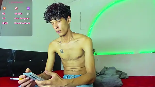 liammendoza98 online show from May 2026 11:57:01 AM