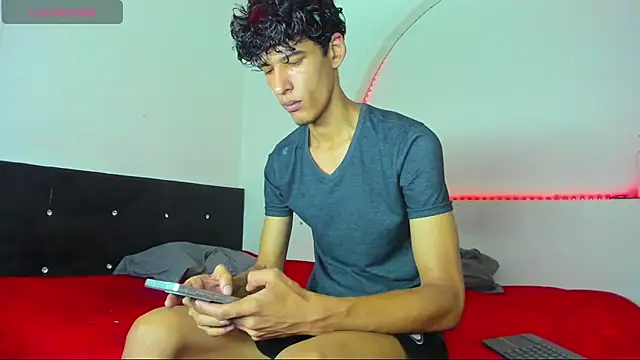 liammendoza98 online show from May 2026 12:00:02 PM