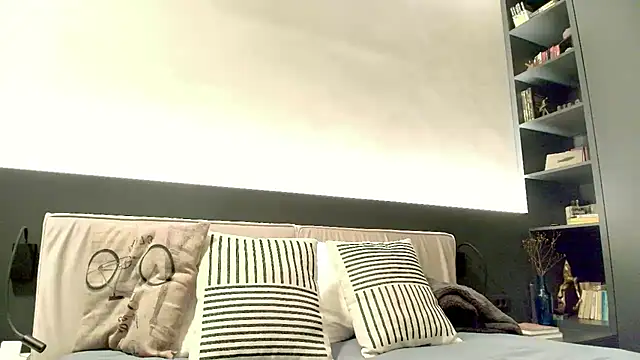 Peachy  online show from October 2025 07:10:01 AM