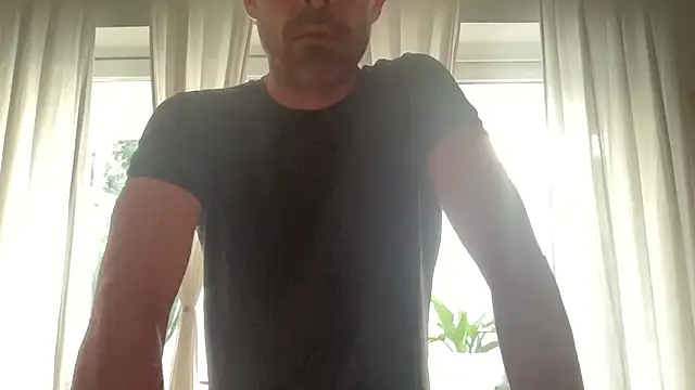 Riccardo86xx online show from May 2026 03:59:01 AM