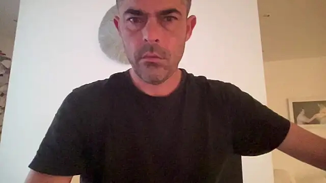 Riccardo86xx online show from May 2026 03:42:02 AM