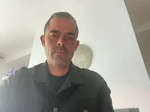 Riccardo86xx online show from May 2026 04:23:01 AM