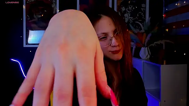 Queen Milena online show from May 2026 11:26:01 AM