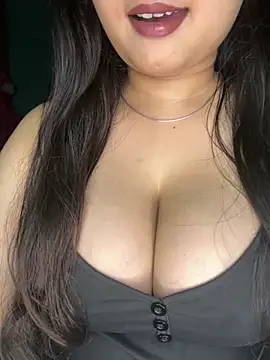 Naughty pooja44 online show from May 2026 07:19:02 PM