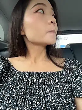 xiaochengzi505 online show from June 2026 01:44:02 AM