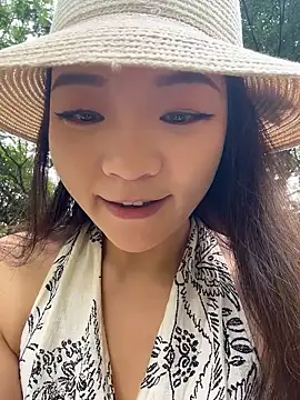 xiaochengzi505 online show from June 2026 01:44:01 AM