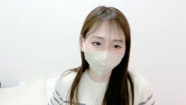 Snapshot of momoka__o0 chatting on May 2026 07:16:01 AM momoka o0 online show from May 2026 07:16:01 AM