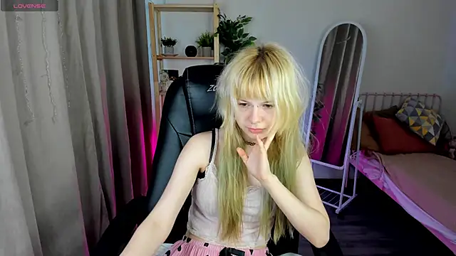 Snapshot of Ammelia_Backerr chatting on May 2026 01:21:02 AM Ammelia Backerr online show from May 2026 01:21:02 AM