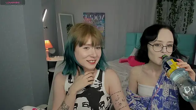 Lilac-Muse online show from May 2026 11:17:01 AM