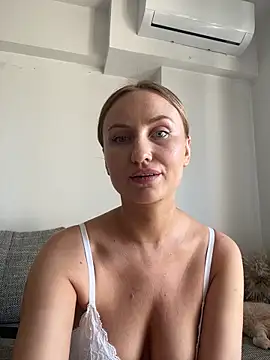 babypearl99 online show from April 2026 12:25:02 PM