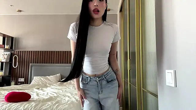 MerlynPoor online show from May 2026 06:16:01 AM