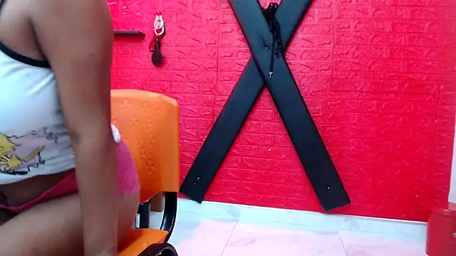 vanesalatina18 online show from April 2026 03:49:02 PM