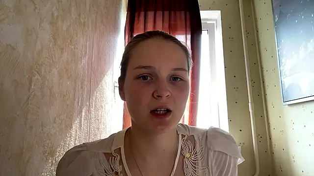 LongChillGerl online show from May 2026 01:31:02 PM
