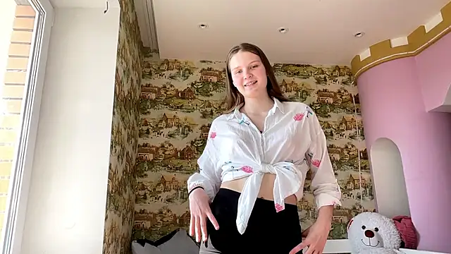 LongChillGerl online show from May 2026 02:02:02 PM