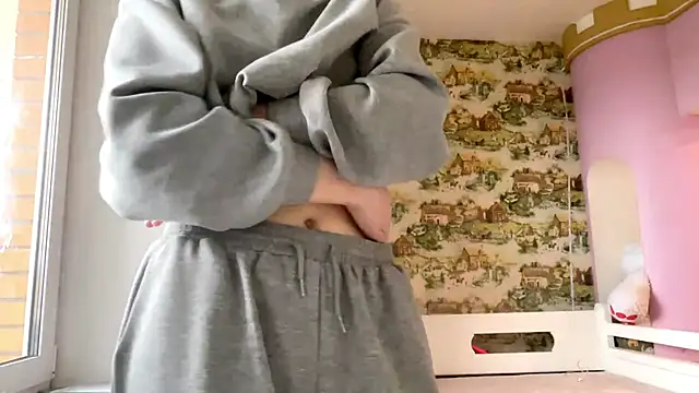 LongChillGerl online show from May 2026 09:52:02 AM