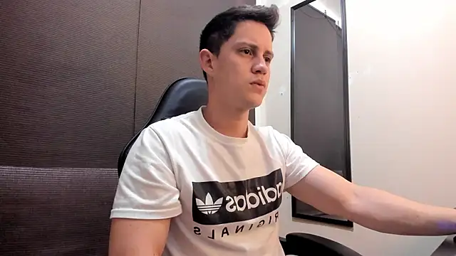 Snapshot of KendricTorres chatting on June 2026 02:23:01 PM KendricTorres online show from June 2026 02:23:01 PM