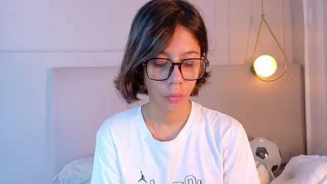 ZoeyPetit online show from July 2026 01:01:02 PM