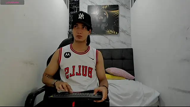 sweetauracouple online show from July 2026 02:57:02 AM