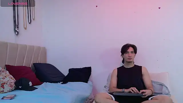 sweetauracouple online show from June 2026 12:11:02 PM