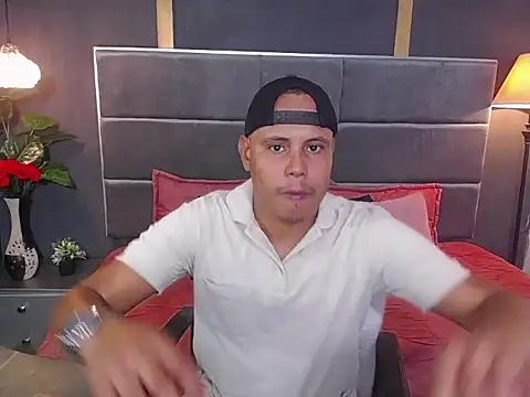 noah oliver1 online show from June 2026 01:16:02 AM