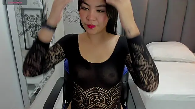 SHARLOTTE SUITTE online show from May 2026 07:19:01 PM
