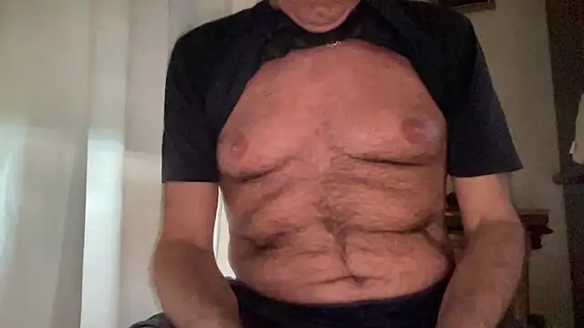 henrybull007 online show from June 2026 12:43:01 PM