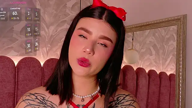 Snapshot of Emily-Cooper- chatting on May 2026 03:48:02 AM Emily-Cooper- online show from May 2026 03:48:02 AM