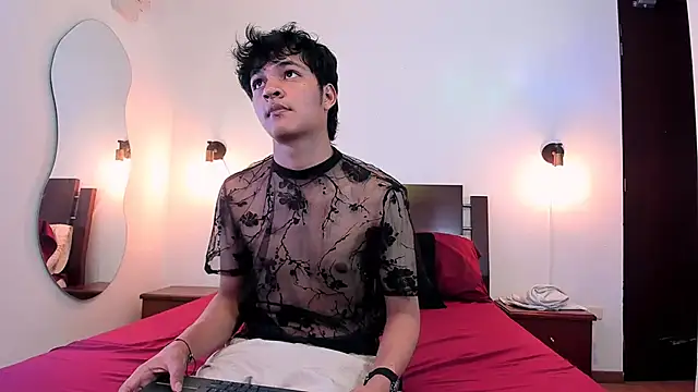 Snapshot of SahirCharm chatting on May 2026 05:32:01 PM SahirCharm online show from May 2026 05:32:01 PM