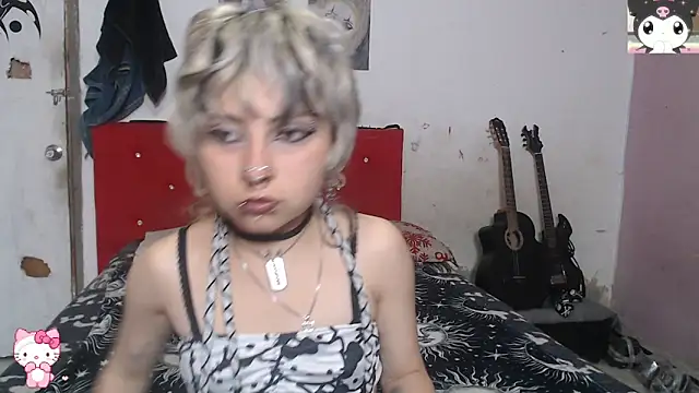 Cute Chrixxx online show from May 2026 12:04:01 PM