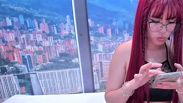 LunnaAndLiam online show from April 2026 10:03:02 PM