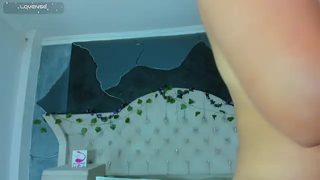 HayleyRoss  online show from May 2026 02:45:01 PM