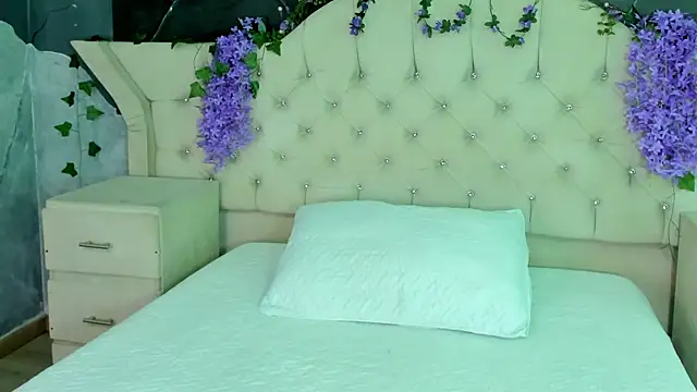 HayleyRoss  online show from May 2026 02:24:02 PM