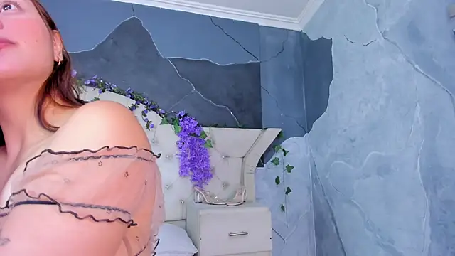 HayleyRoss  online show from May 2026 01:52:01 PM