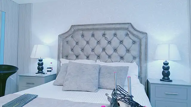 VioletSweetts online show from July 2026 03:18:02 AM