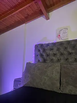 RenataVelasquez online show from June 2026 04:18:01 AM