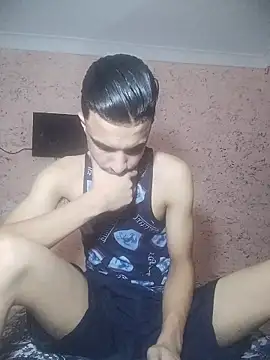adamhdgdhdv73 online show from August 2026 01:33:01 AM