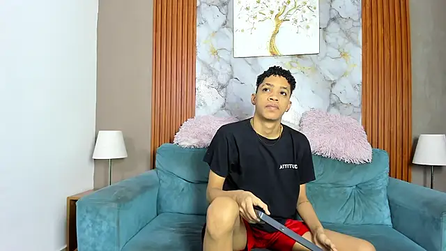 LOVE GUYS1 online show from May 2026 01:19:01 PM