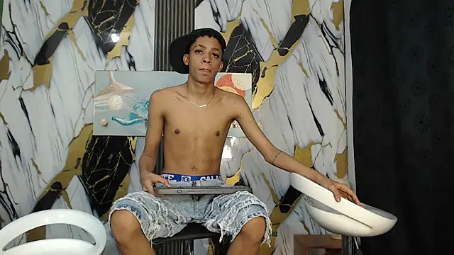 LOVE GUYS1 online show from July 2026 07:31:01 PM