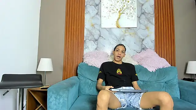 LOVE GUYS1 online show from May 2026 01:27:01 PM