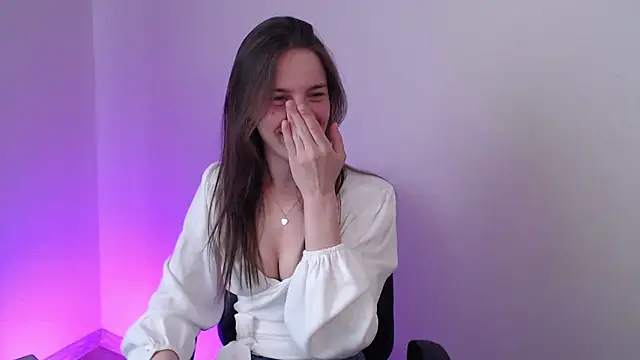 Amelia  Smith online show from May 2026 10:44:02 AM