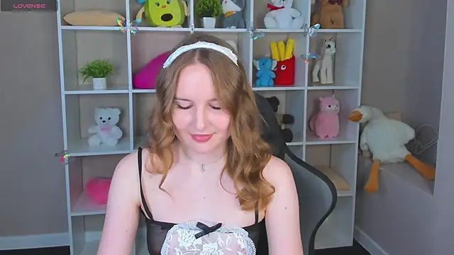 Snapshot of Emmaa_Kimm chatting on June 2026 01:28:02 AM Emmaa Kimm online show from June 2026 01:28:02 AM